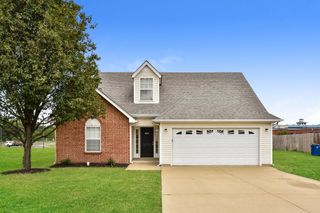 605 Ronnie Erwin Ln, La Vergne, TN 37086