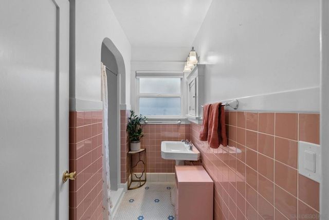 4202 Madison Avenue, San Diego, CA 92116