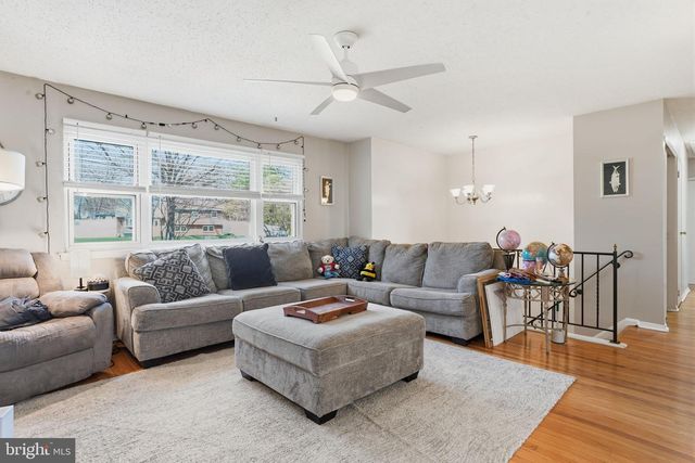 27 BAYBERRY RD, Ewing, NJ 08618