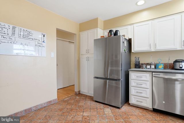 27 BAYBERRY RD, Ewing, NJ 08618