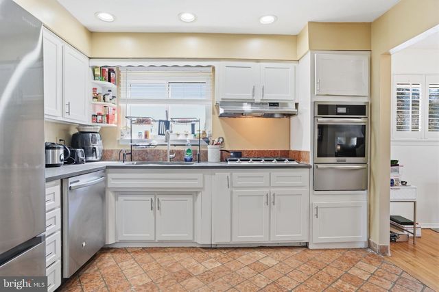 27 BAYBERRY RD, Ewing, NJ 08618