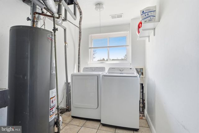 27 BAYBERRY RD, Ewing, NJ 08618