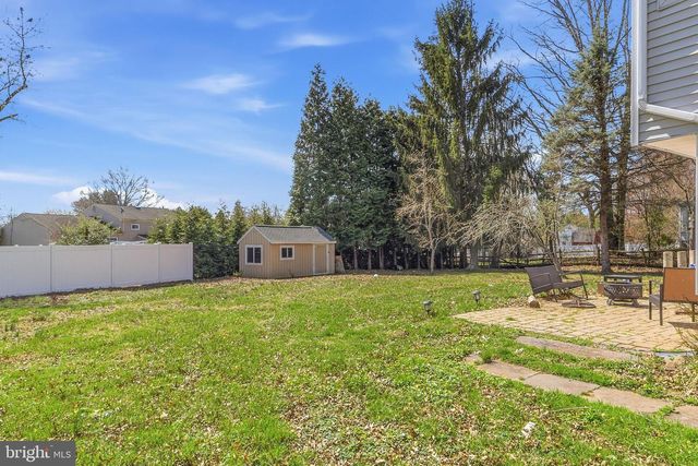 27 BAYBERRY RD, Ewing, NJ 08618