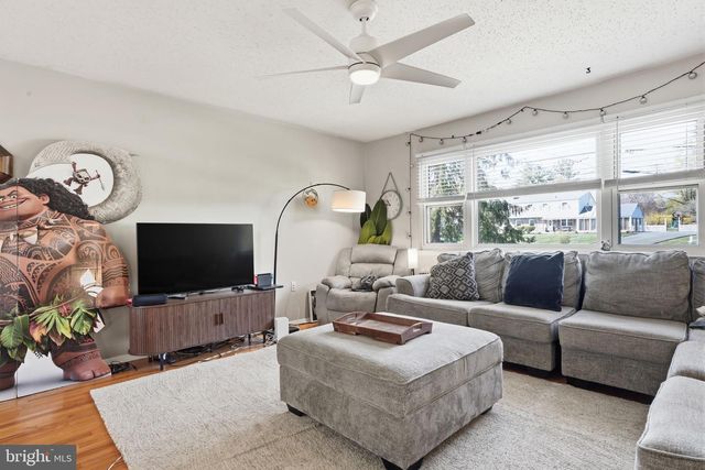 27 BAYBERRY RD, Ewing, NJ 08618