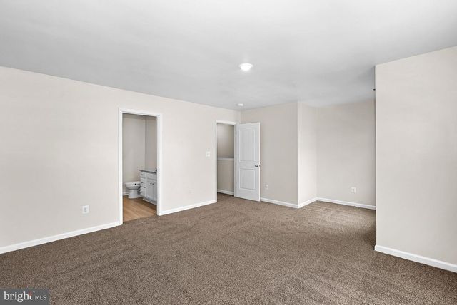 112 CRAMSFORD ST, Falling Waters, WV 25419