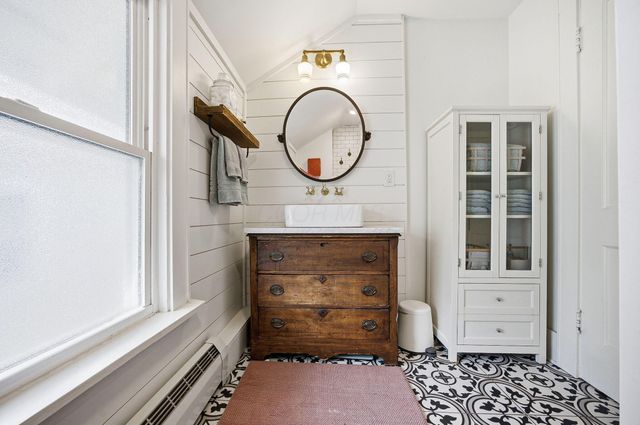 2604 N 4th Street, Columbus, OH 43202