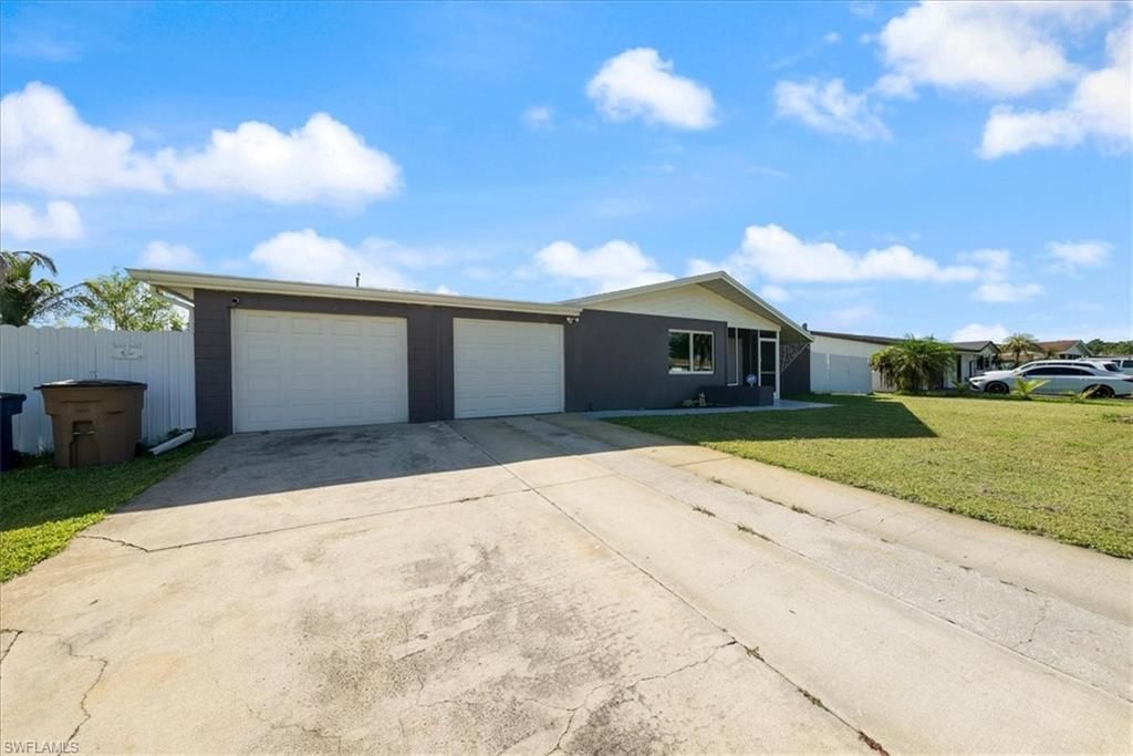 347 Beachwood AVE, LEHIGH ACRES, FL 33936 — photo 2