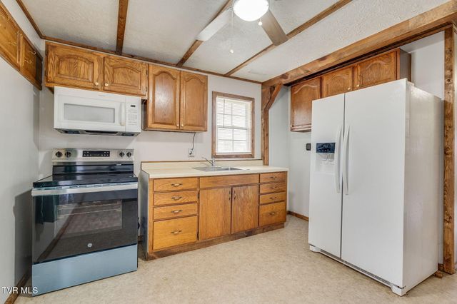 121 Coleman Road, Hampton, TN 37658