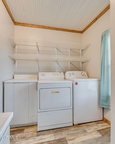 121 Coleman Road, Hampton, TN 37658