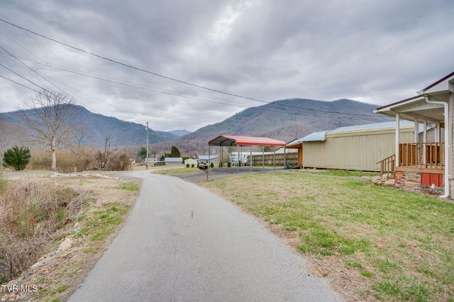 121 Coleman Road, Hampton, TN 37658