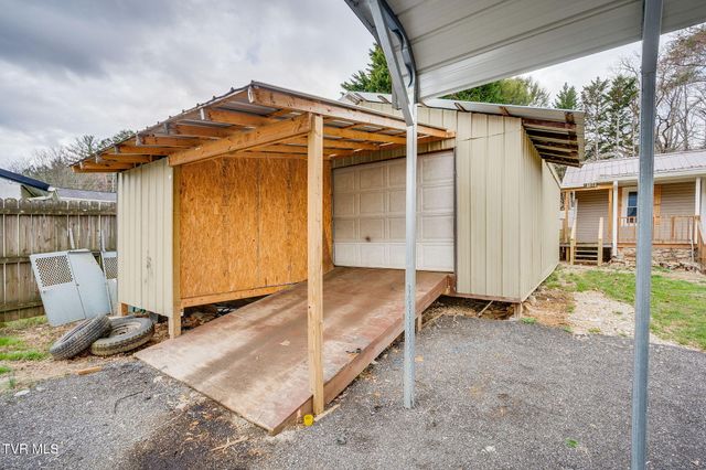 121 Coleman Road, Hampton, TN 37658