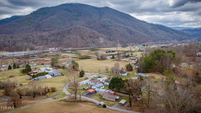 121 Coleman Road, Hampton, TN 37658