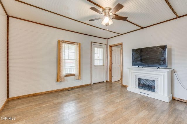 121 Coleman Road, Hampton, TN 37658