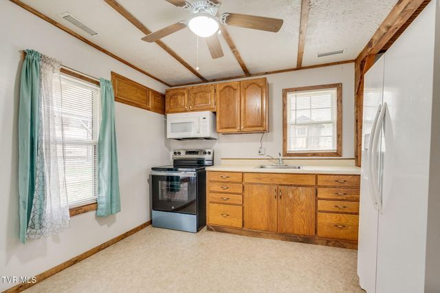 121 Coleman Road, Hampton, TN 37658