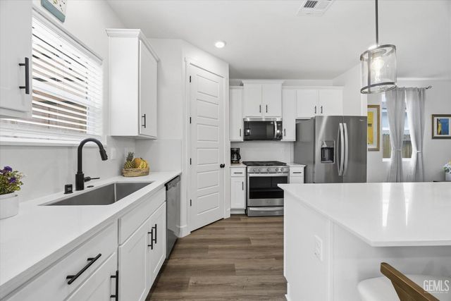 7723 Nigu River Street, Bakersfield, CA 93311