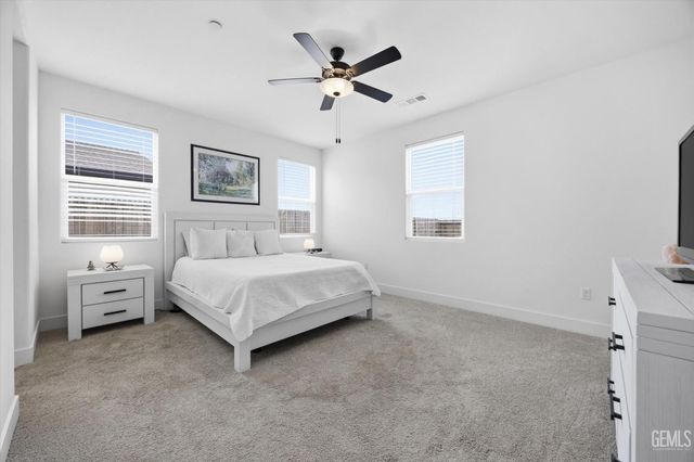 7723 Nigu River Street, Bakersfield, CA 93311