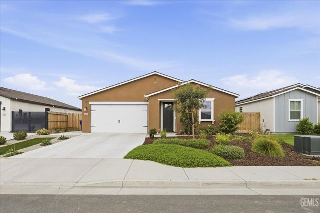 7723 Nigu River Street, Bakersfield, CA 93311