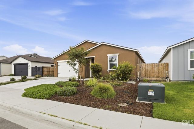 7723 Nigu River Street, Bakersfield, CA 93311