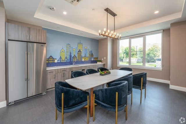 33 Newport Ave 407, Quincy, MA 02171