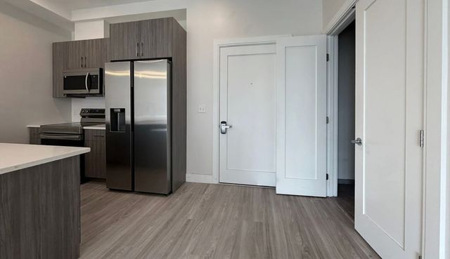 33 Newport Ave 407, Quincy, MA 02171