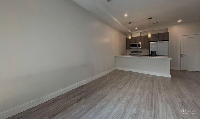 33 Newport Ave 407, Quincy, MA 02171