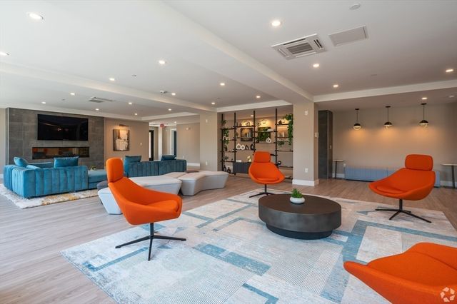 33 Newport Ave 407, Quincy, MA 02171