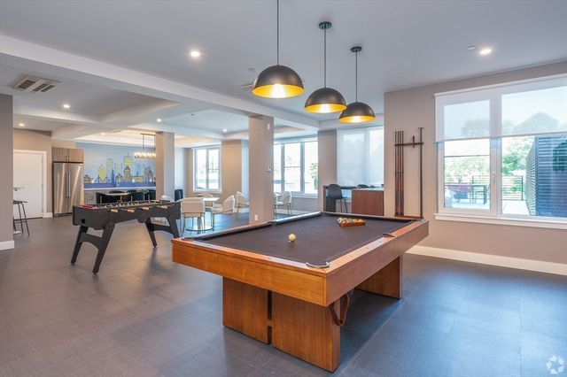 33 Newport Ave 407, Quincy, MA 02171