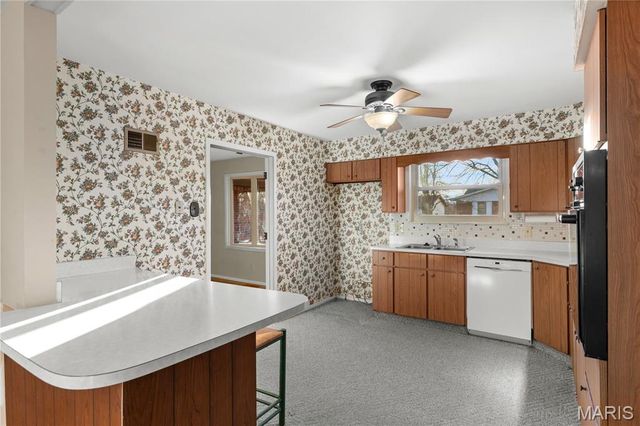 4744 Tonga Drive, Mehlville, MO 63128