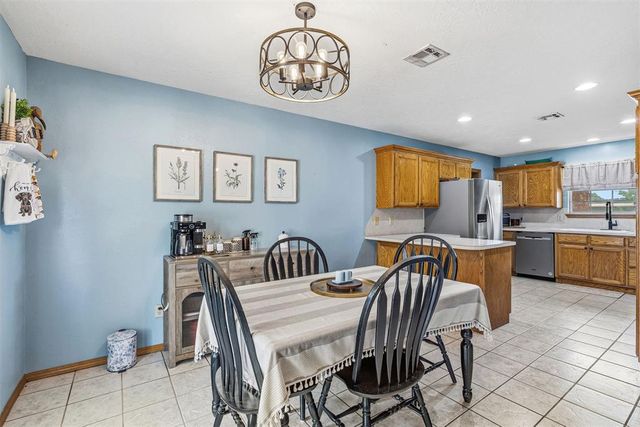 319 N Cimarron Road, Tuttle, OK 73089