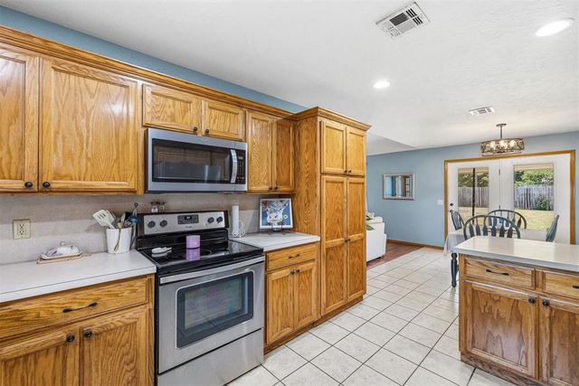 319 N Cimarron Road, Tuttle, OK 73089