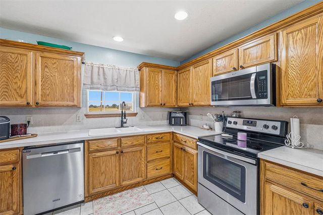319 N Cimarron Road, Tuttle, OK 73089