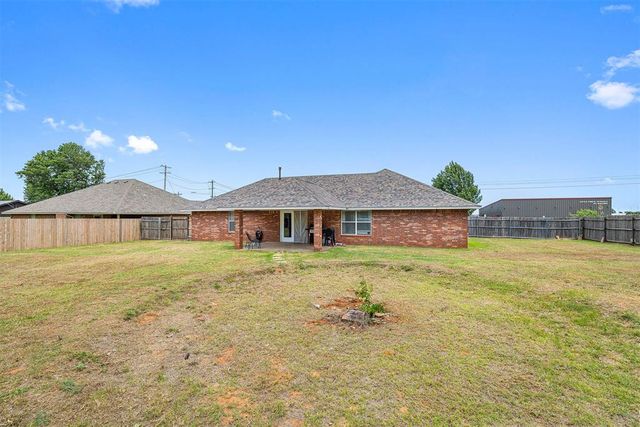 319 N Cimarron Road, Tuttle, OK 73089