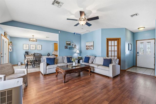 319 N Cimarron Road, Tuttle, OK 73089