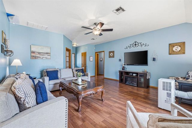 319 N Cimarron Road, Tuttle, OK 73089