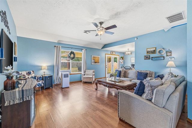 319 N Cimarron Road, Tuttle, OK 73089