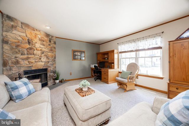 4008 WASHINGTON DR, Upper Chichester, PA 19061