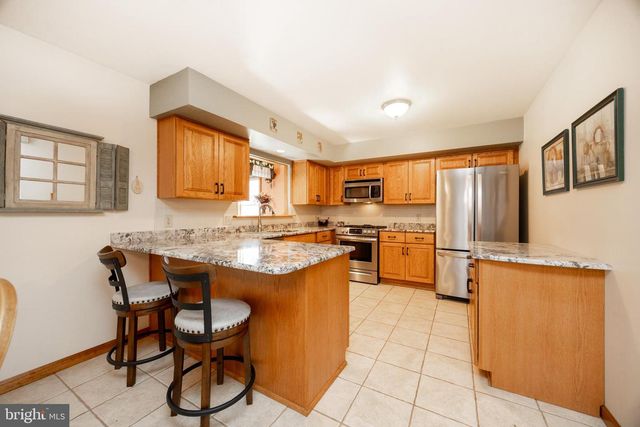 4008 WASHINGTON DR, Upper Chichester, PA 19061