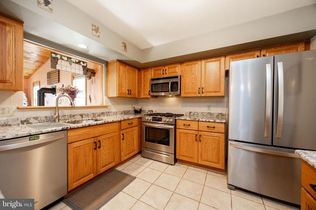 4008 WASHINGTON DR, Upper Chichester, PA 19061