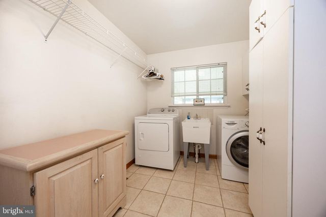 4008 WASHINGTON DR, Upper Chichester, PA 19061