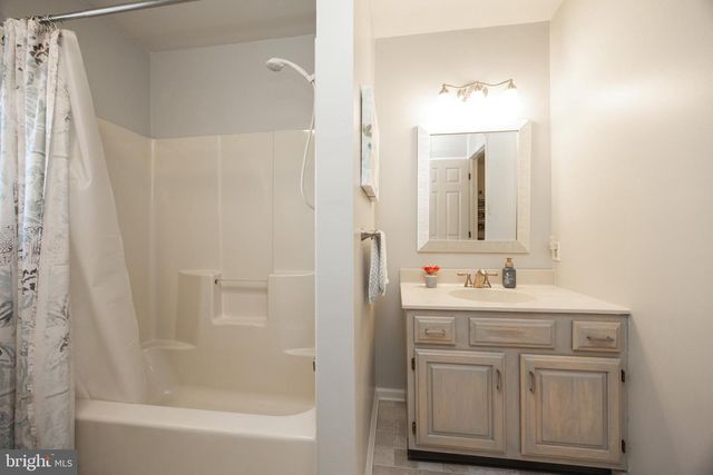 4008 WASHINGTON DR, Upper Chichester, PA 19061