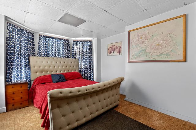 70 WEST 51ST ST, Bayonne, NJ 07002