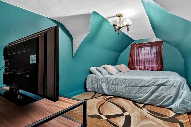 70 WEST 51ST ST, Bayonne, NJ 07002