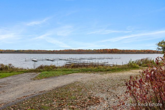 9465 Wabasis Pointe Drive NE, Greenville, MI 48838