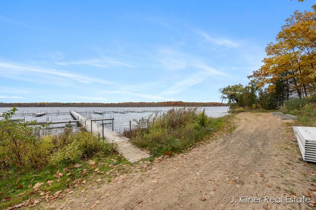 9465 Wabasis Pointe Drive NE, Greenville, MI 48838