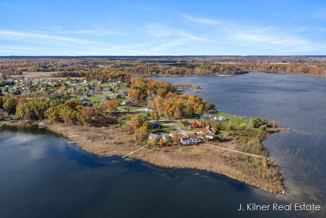 9465 Wabasis Pointe Drive NE, Greenville, MI 48838