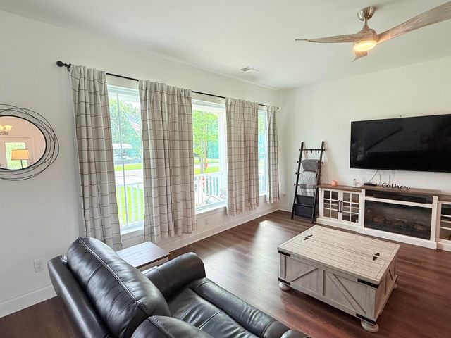 109 Dotson Street, Harleyville, SC 29448