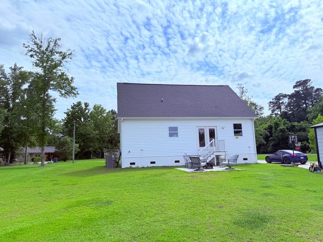109 Dotson Street, Harleyville, SC 29448