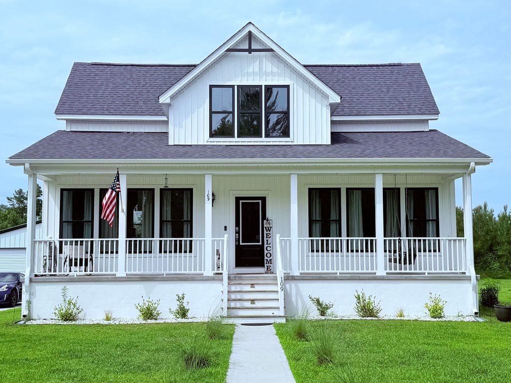 109 Dotson Street, Harleyville, SC 29448