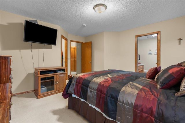 6307 Deerwood Lane, Lino Lakes, MN 55014