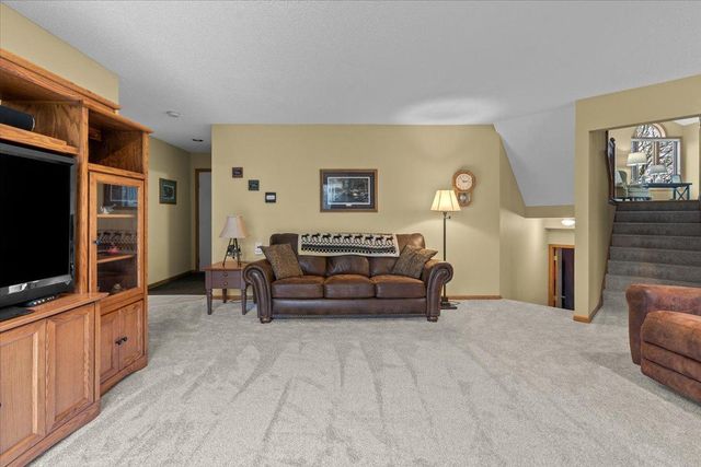 6307 Deerwood Lane, Lino Lakes, MN 55014